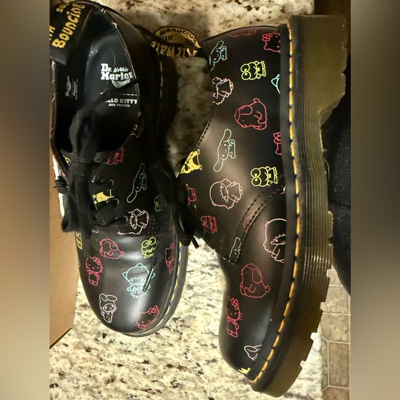 Hello Kitty and Friends Dr. Martens size 7 Mary Jane style - Picture 3 of 4